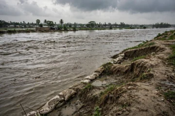 বরগুনায় বেড়ে যাওয়া নদীর পানির প্রতীকী চিত্র